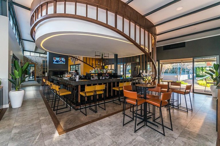 Food & Drinks, Modern 3-bed Garden Apartment in Waterfall, City of Johannesburg