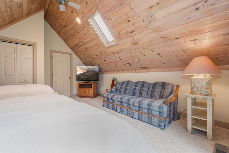 Bedroom 2, The Rusty Nail, Garrett