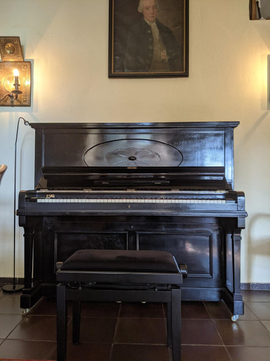 Others 4, Haus Keppelborg: ZI Elisabeth mit Burgmauerblick, Borken