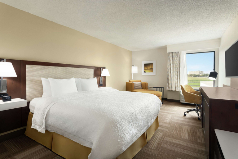 Bedroom 5, Hampton Inn Houston Hobby Airport, Houston