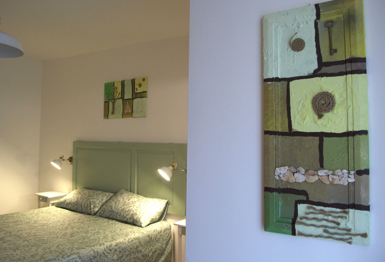 Bedroom 5, Racconti di pietra, Bari