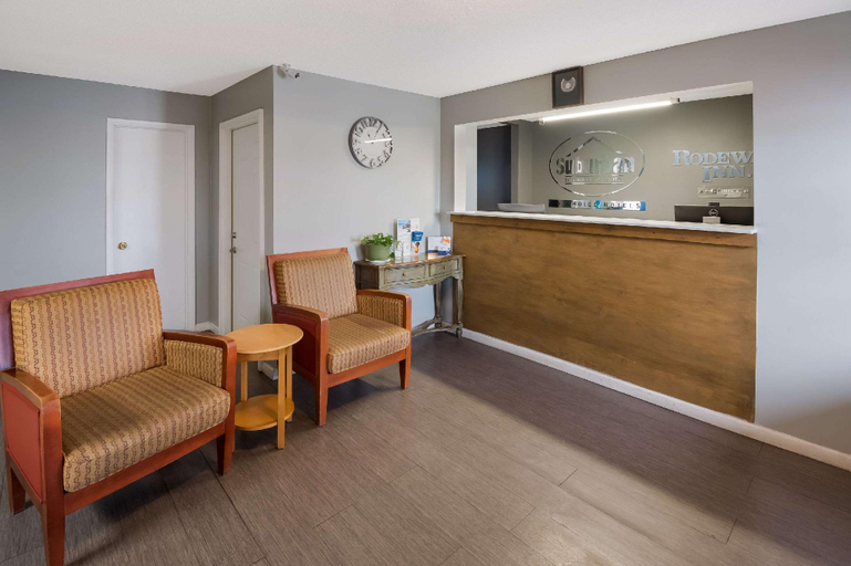 Public Area 1, Rodeway Inn Brazil, Clay
