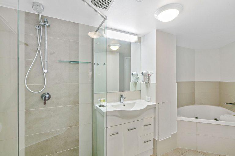 Bathroom 5, Caribbean Resort, Maroochy - Mooloolaba