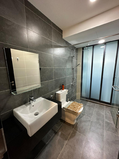 Bathroom 3, Almas suites Cozy NETFLIX100mbps By STAY, Johor Bahru