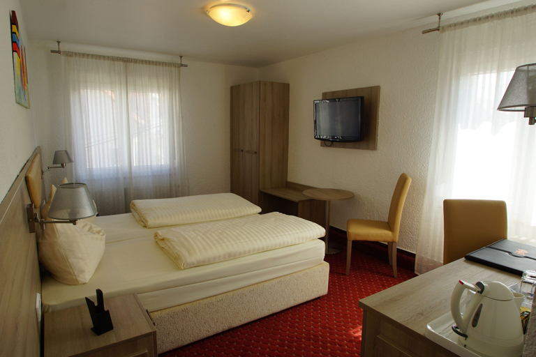 Bedroom 3, Airport Hotel Filderpost, Stuttgart