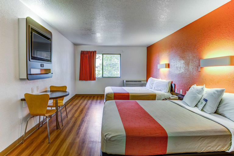 Bedroom 13