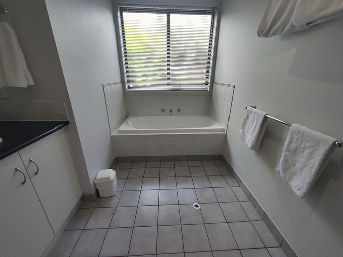 Bathroom 4