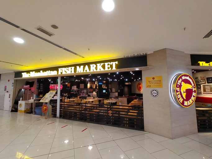 Food & Drinks 5, Studio 50mShopping Mall Subway RooftopPool, Kuala Lumpur