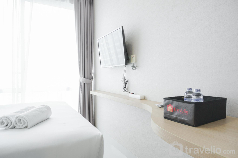Scenic Comfy Studio at Puri Mansion By Travelio, West Jakarta