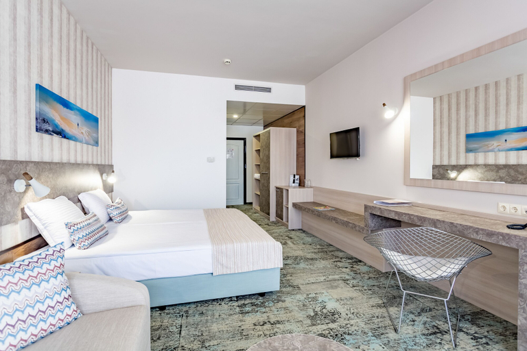 Bedroom 3, HI Hotels Imperial Resort – All Inclusive, Nesebar