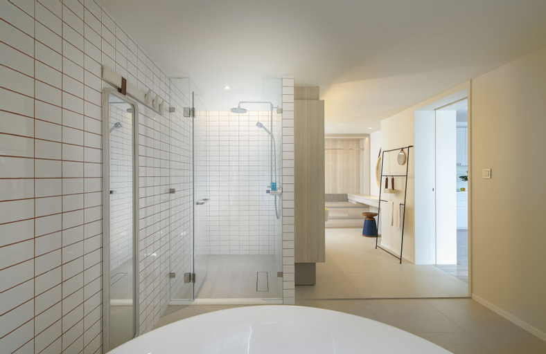 Bathroom 13
