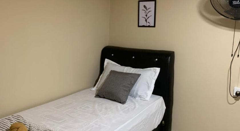 Bedroom 2, EUC Room Stay, Tuaran