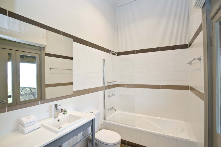 Bathroom 20