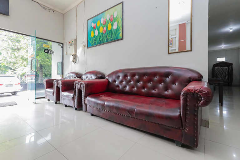 Public Area 3, RedDoorz @ Hotel Nuansa Ngawi, Ngawi