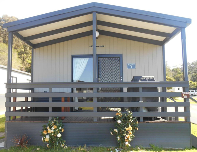 Exterior 11