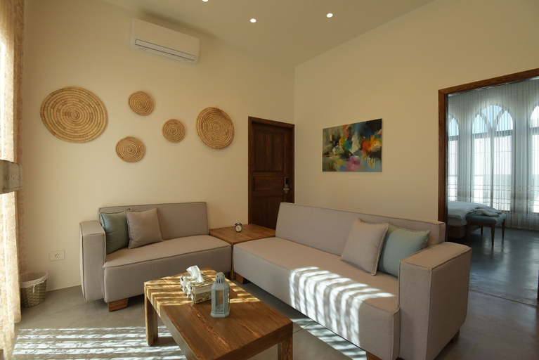 Others 4, Beit Laure, Koura