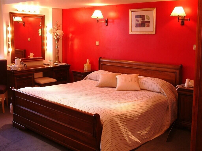 Bedroom 3, The White Hart, Oldham