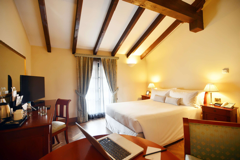 Bedroom 12