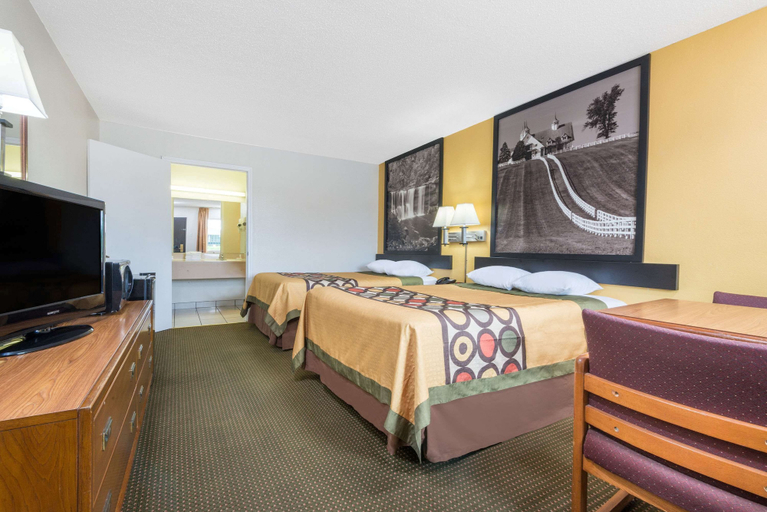 Bedroom 4, Super 8 by Wyndham Williamsburg, Whitley
