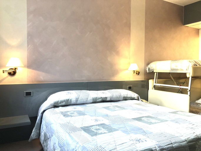 Bedroom 3, Hotel Alfieri, Brescia