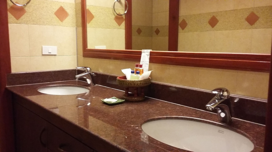Bathroom 7