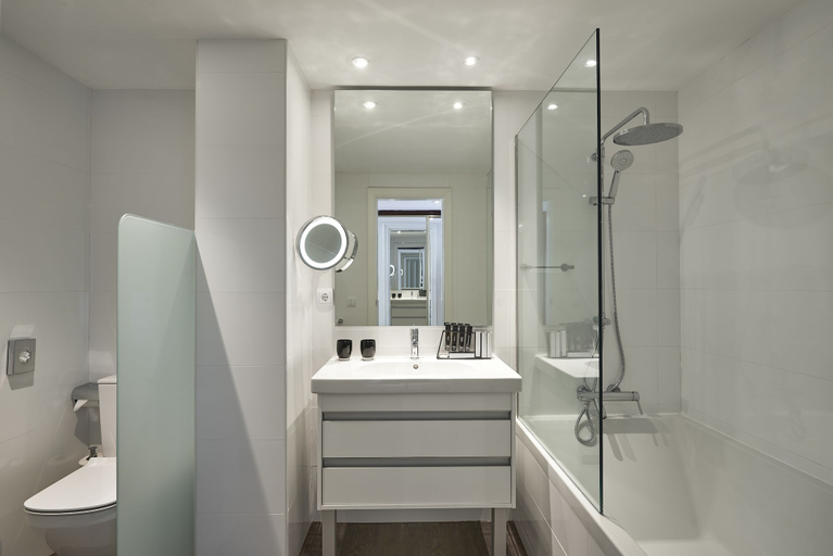 Bathroom 5, Melia Palma Marina, Baleares