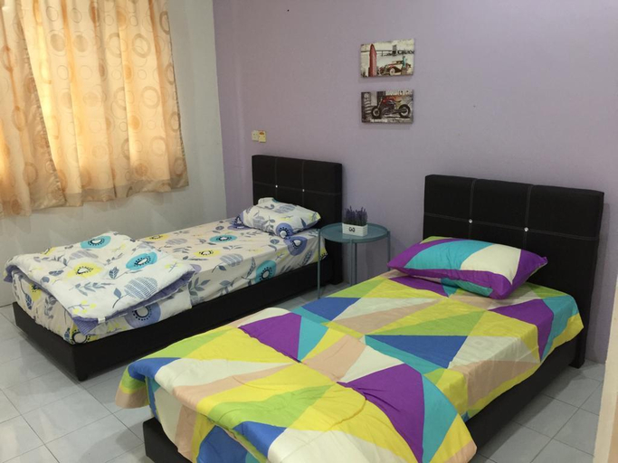 Bedroom 2, The Garden Vacation Home, Manjung