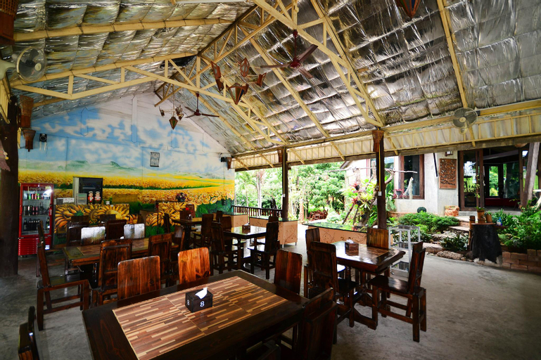 Food & Drinks 5, Touch Star Resort, Chom Thong