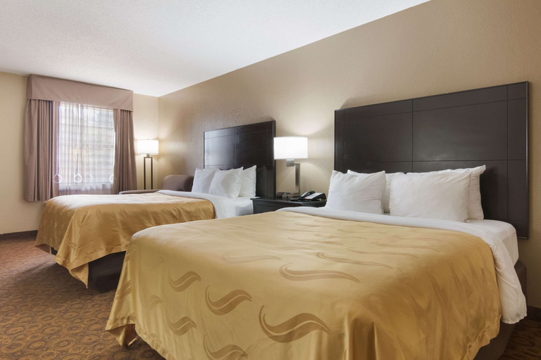 Bedroom 3, Quality Inn Magnolia, Columbia