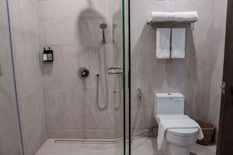 Bathroom 4