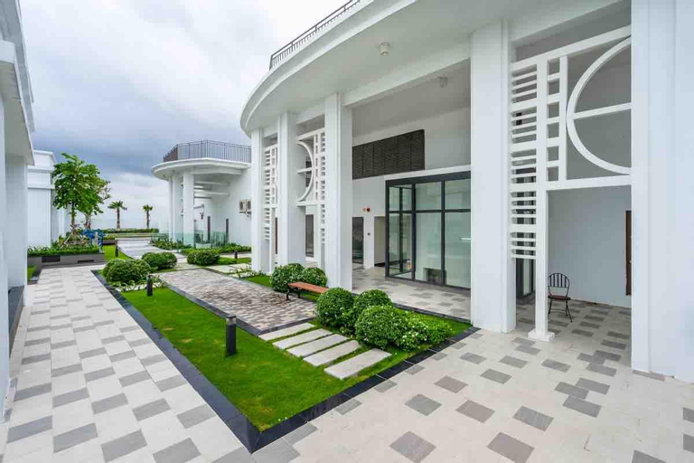 Saigon Royal 2br/1wc Luxury apar, District 4