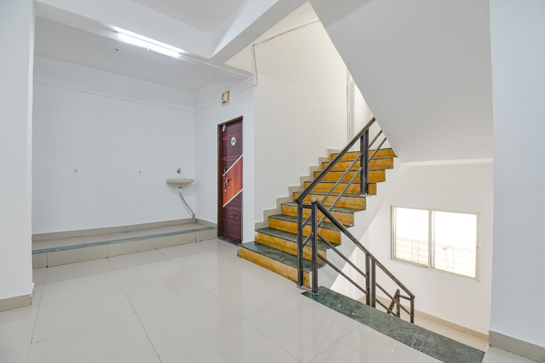 Others 5, FabExpress Diamond Inn, Pune