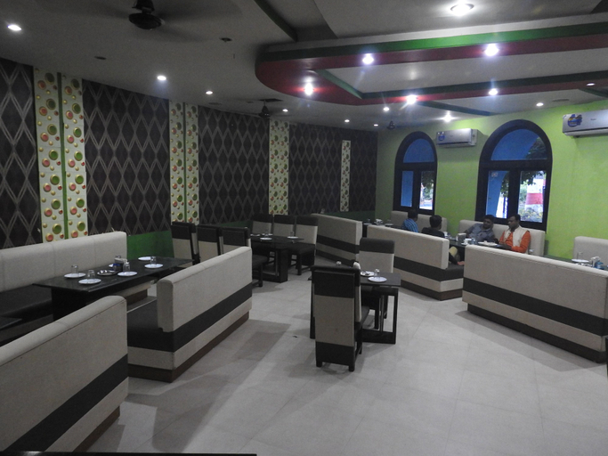 Others 5, Hotel Akanksha, Bastar