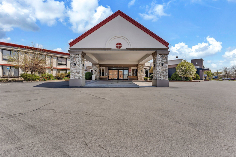 Exterior & Views 2, Buffalo Airport Hotel, Erie