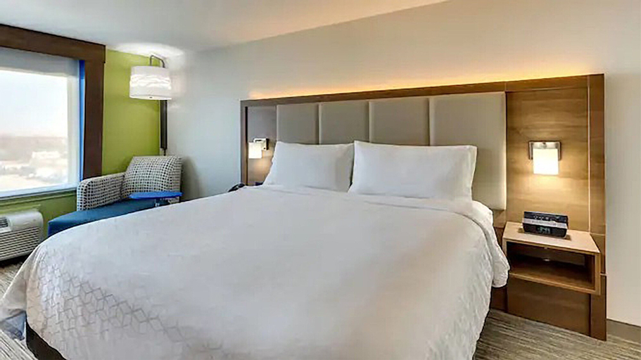 Bedroom 27