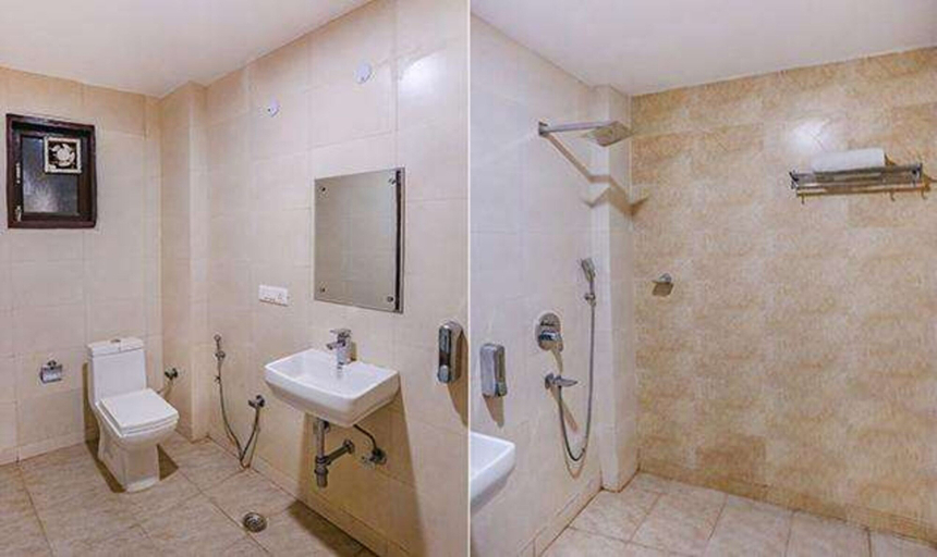 Bathroom 3, FabHotel Taj Home Stay, Delhi