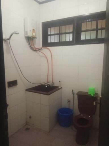 Bathroom 4, Villa Bukit Mas by Nooryani, Bogor