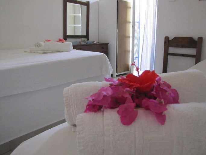 Bedroom 3, Eden Ios Rooms, South Aegean