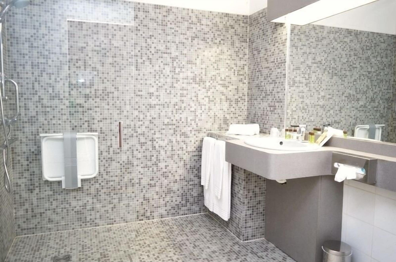 Bathroom 5, Chateau Saint Marcel, Lot-et-Garonne