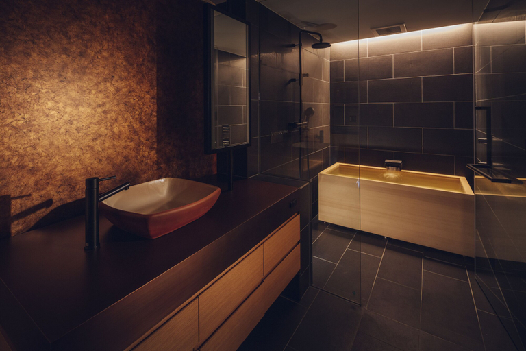 Bathroom 5, nol kyoto sanjo, Kyoto