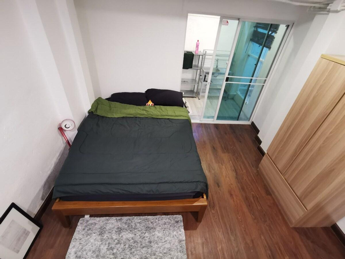 The Sleepless​ Charoen-Nakhon, Khlong San