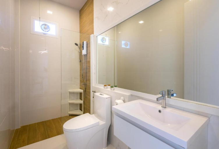 Bathroom 5, The Haven Krabi, Mueang Krabi