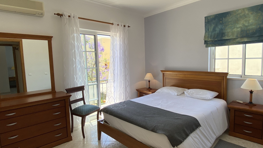 Bedroom 2, Oliveira CIP, Loulé