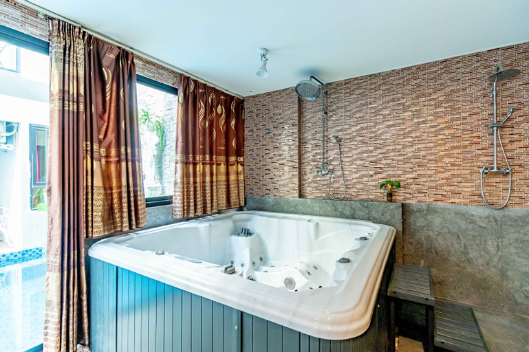 Bathroom 7