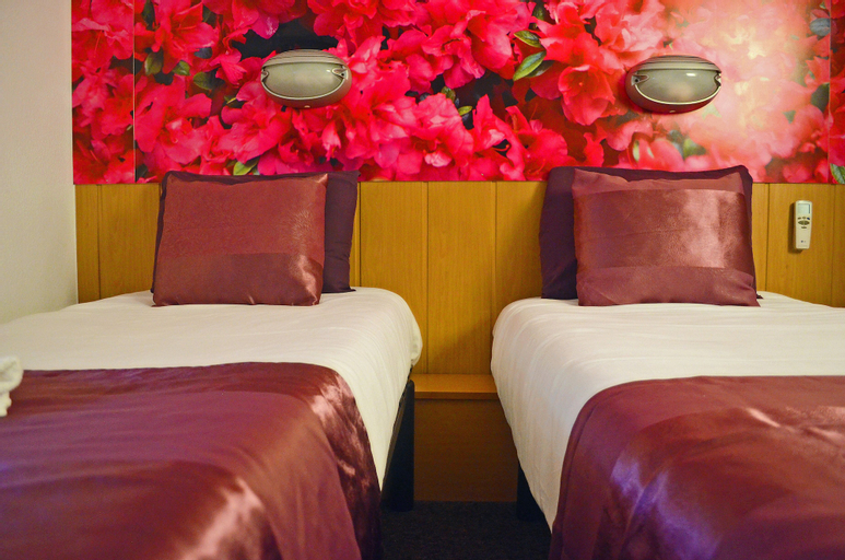 Bedroom 13