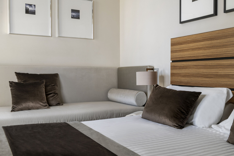 Bedroom 3, Hotel Ambasciatori, Rimini