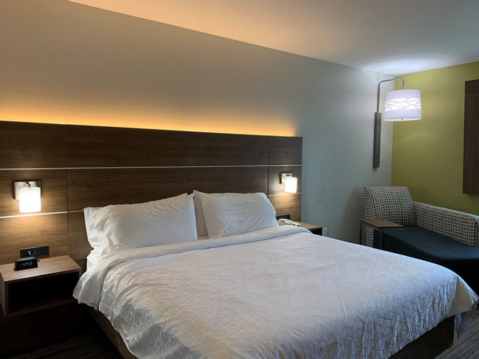 Bedroom 30