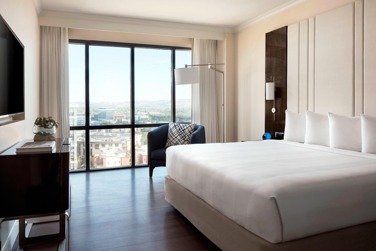 Bedroom 3, Irvine Marriott, Orange
