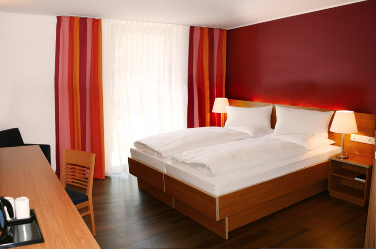 Bedroom 2, TOP EMBRACE Hotel Franz Essen, Essen