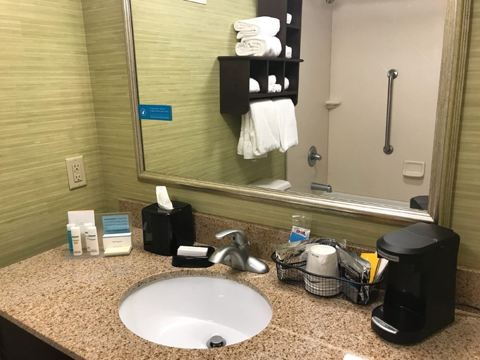 Bathroom 4, Hampton Inn Evansville/Airport, Vanderburgh